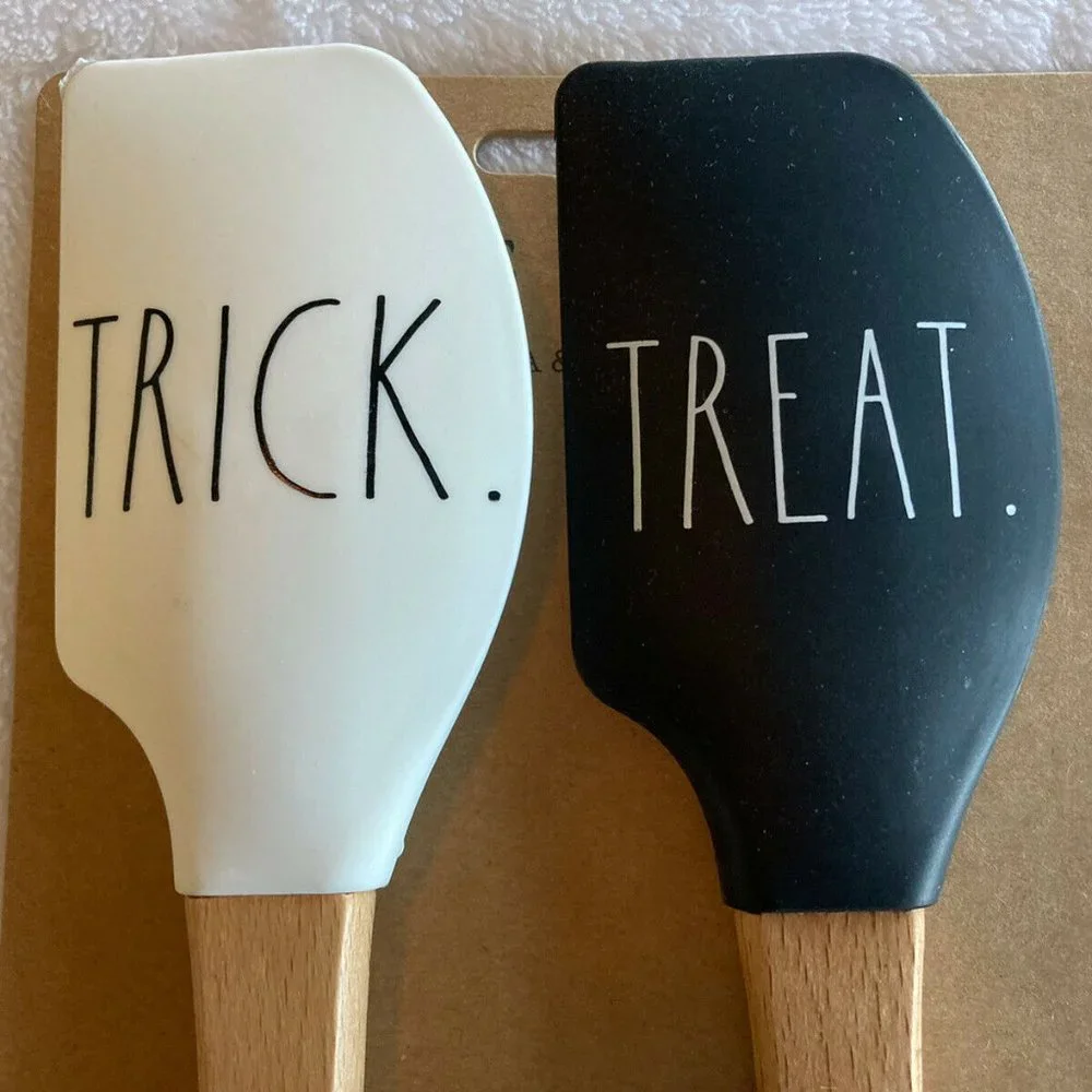Rae Dunn Halloween Happy Halloween Trick Or Treat Spatula Cookie Cutter Set NIP